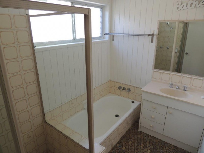 4 Chauvel Court, Currumbin Waters QLD 4223