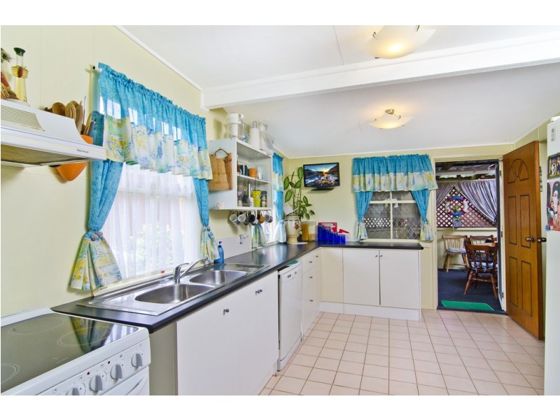 218 Jefferson Lane, Palm Beach QLD 4221