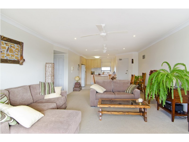 11/1064 Gold Coast Highway, Palm Beach QLD 4221