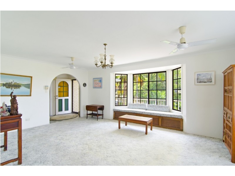 10 Heartwood Avenue, Elanora QLD 4221