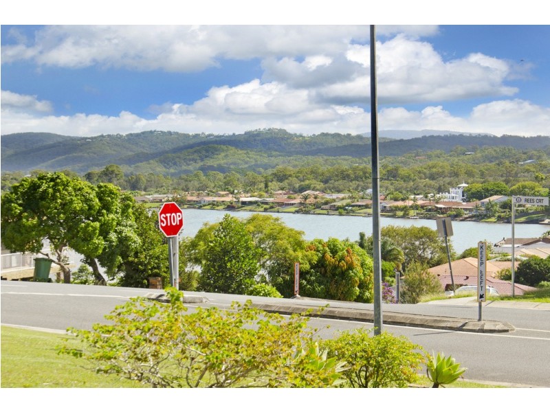 1 Rees Court, Elanora QLD 4221