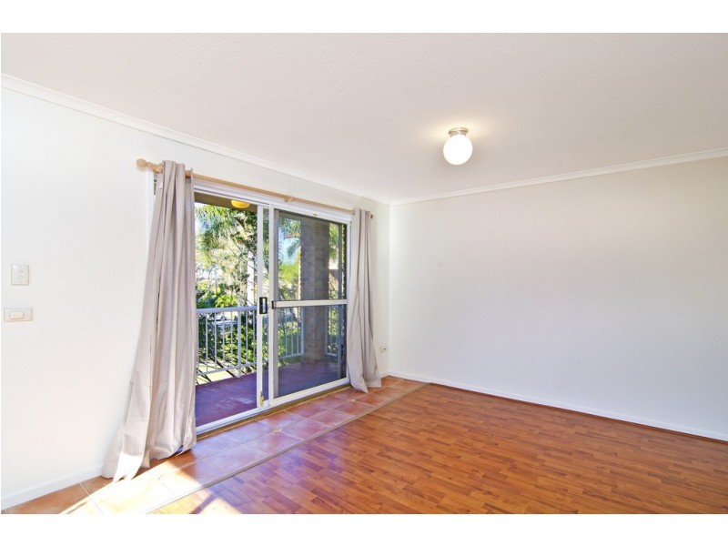 9/5 Rolan Court, Palm Beach QLD 4221