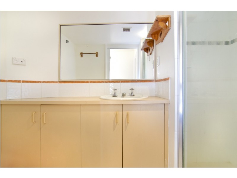 9/5 Rolan Court, Palm Beach QLD 4221