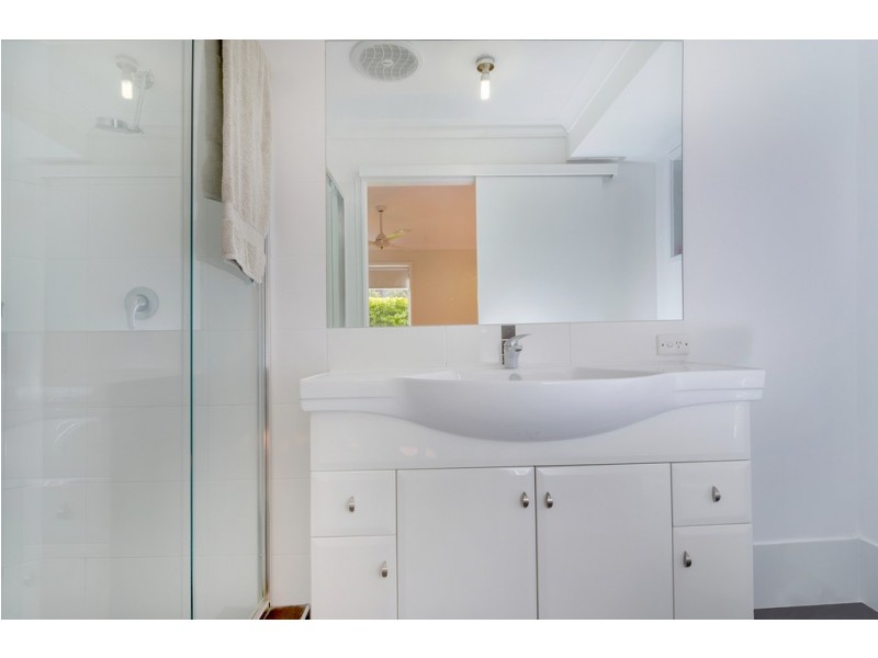 6 Sapwood Court, Elanora QLD 4221