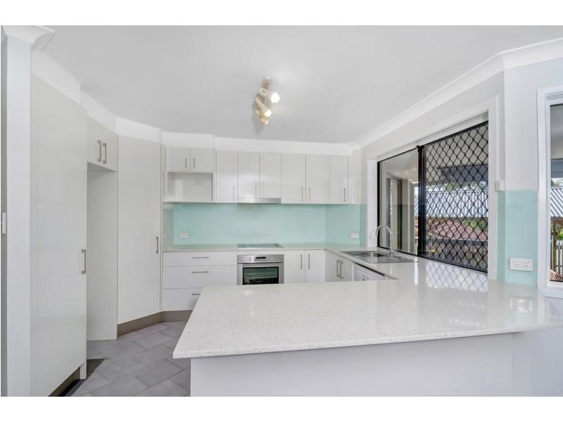 6 Sapwood Court, Elanora QLD 4221