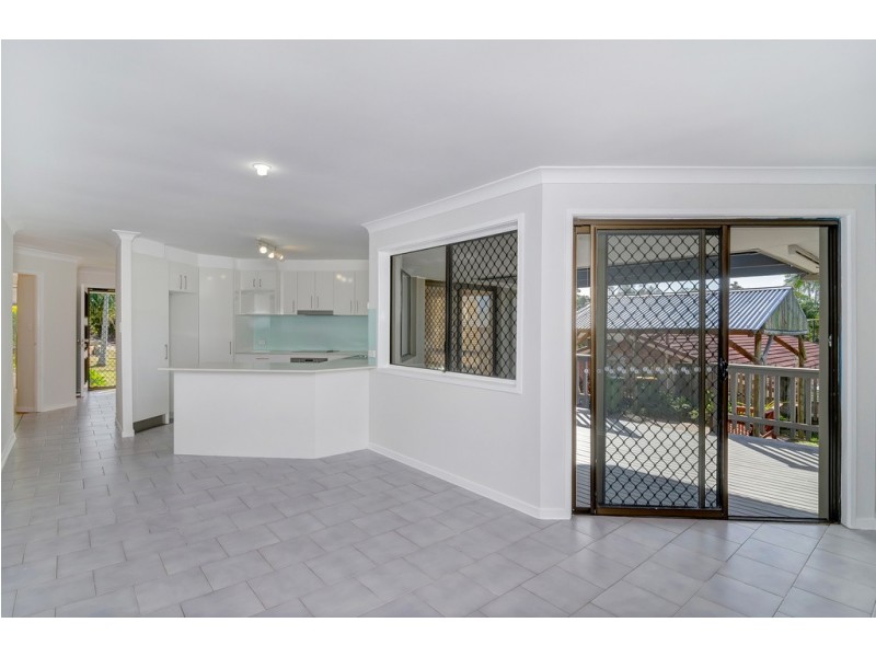 6 Sapwood Court, Elanora QLD 4221