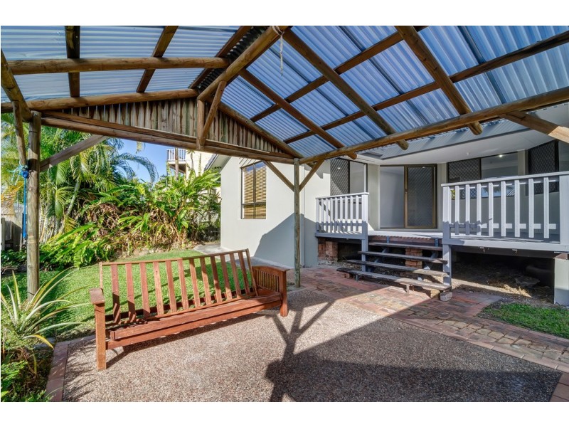 6 Sapwood Court, Elanora QLD 4221