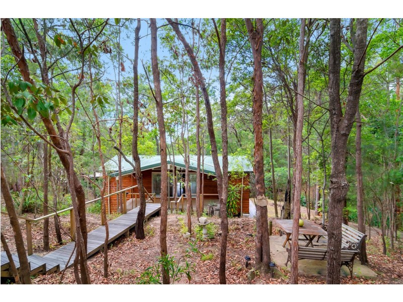 29 Calcita Avenue, Elanora QLD 4221