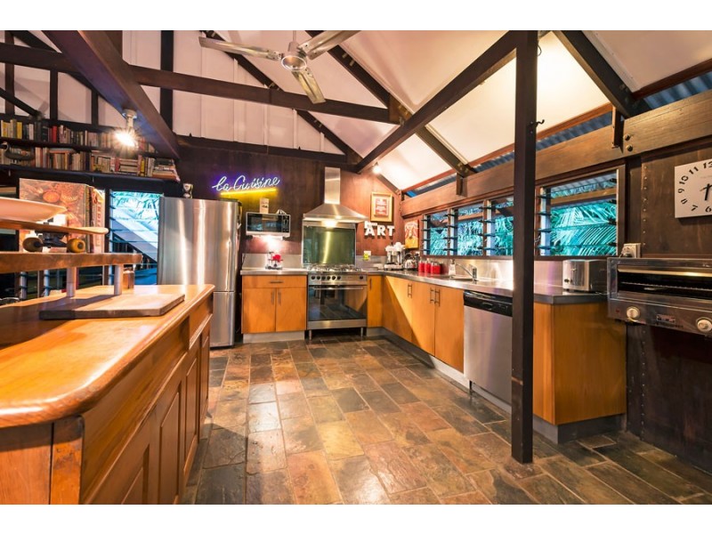 24 Martin  Crescent, Coconut Grove NT 0810