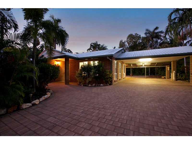 13 Hibernia Crescent, Brinkin NT 0810