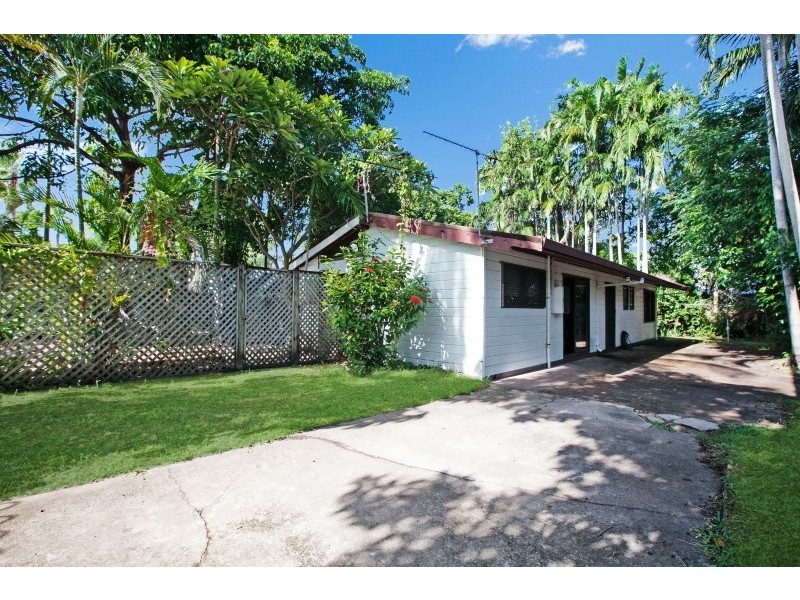 5 Peters Street, Coconut Grove NT 0810