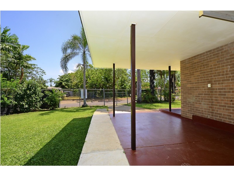 4 Strawbridge Crescent, Moulden NT 0830
