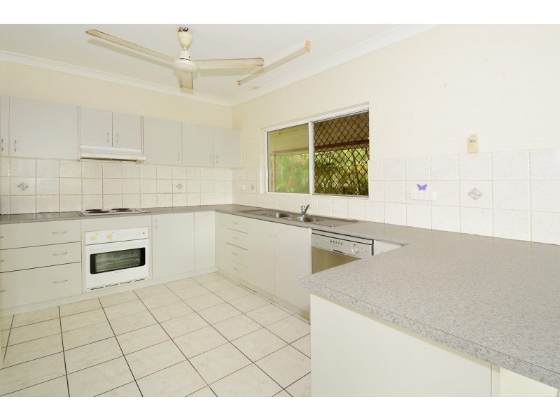 8 Strawbridge Crescent, Moulden NT 0830