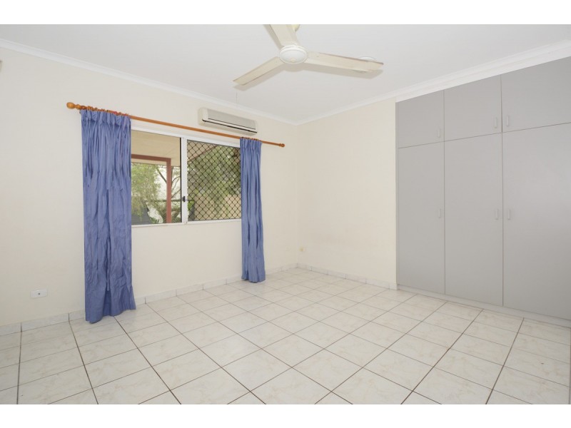 8 Strawbridge Crescent, Moulden NT 0830