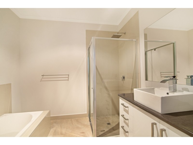 1&2/15 Tall Street, Johnston NT 0832