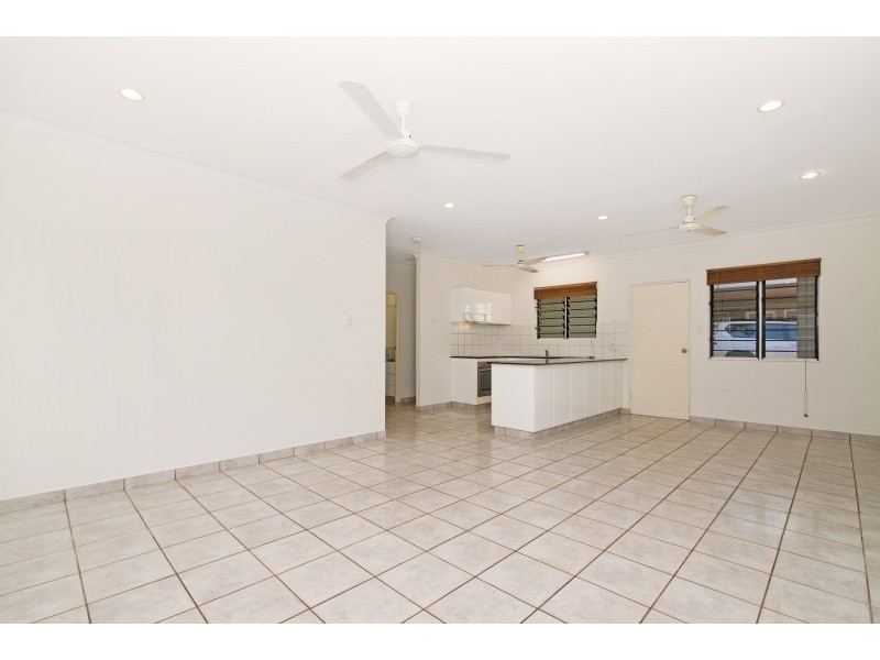 2/7 Sovereign Circuit, Coconut Grove NT 0810