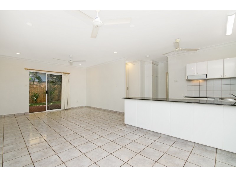 2/7 Sovereign Circuit, Coconut Grove NT 0810