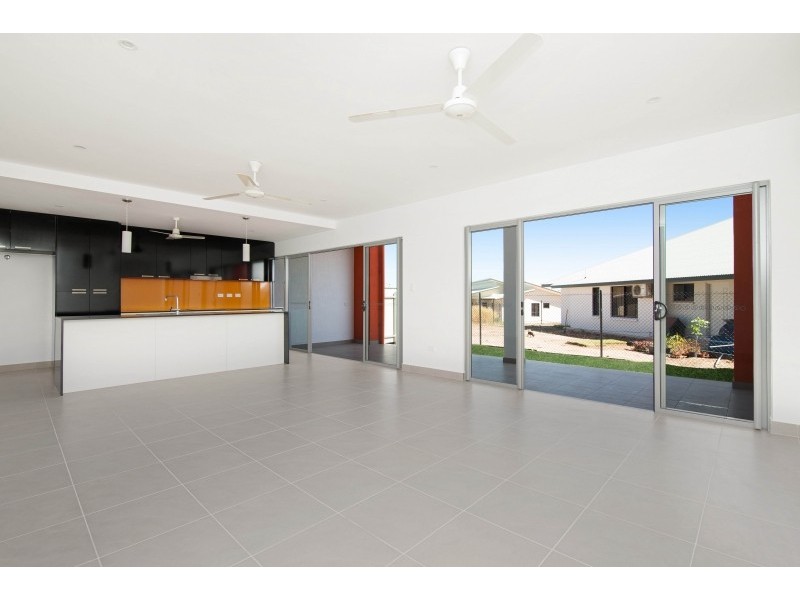 2/8 Angel Crescent, Johnston NT 0832
