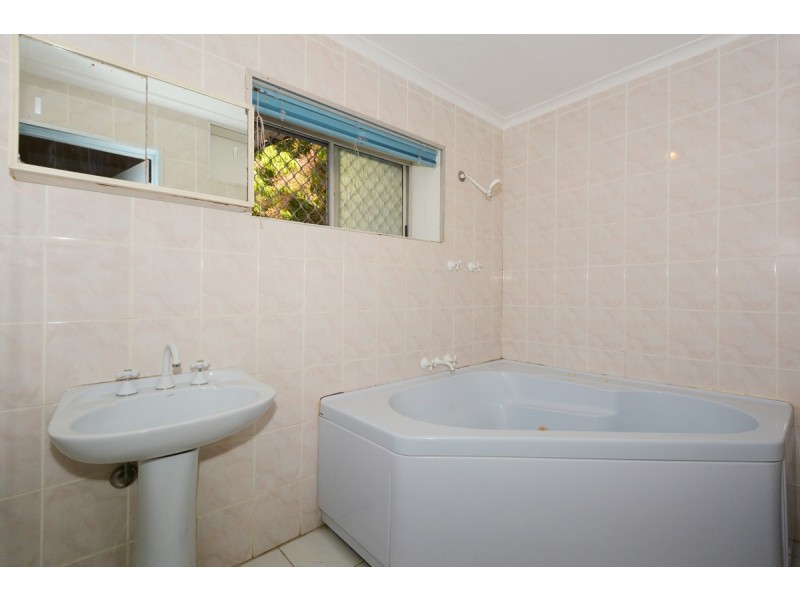 18 Lakeside Drive, Alawa NT 0810