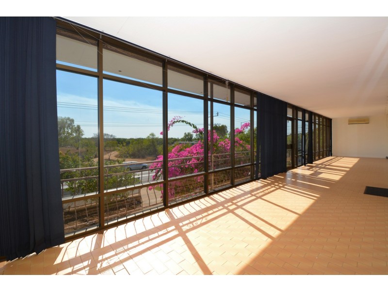 18 Lakeside Drive, Alawa NT 0810