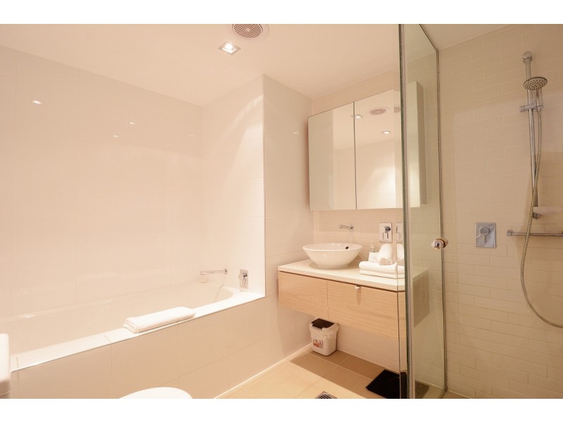 219/19 Kitchener Drive, Darwin NT 0800