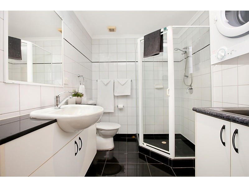 1/24 Harry Chan Avenue, Darwin NT 0800