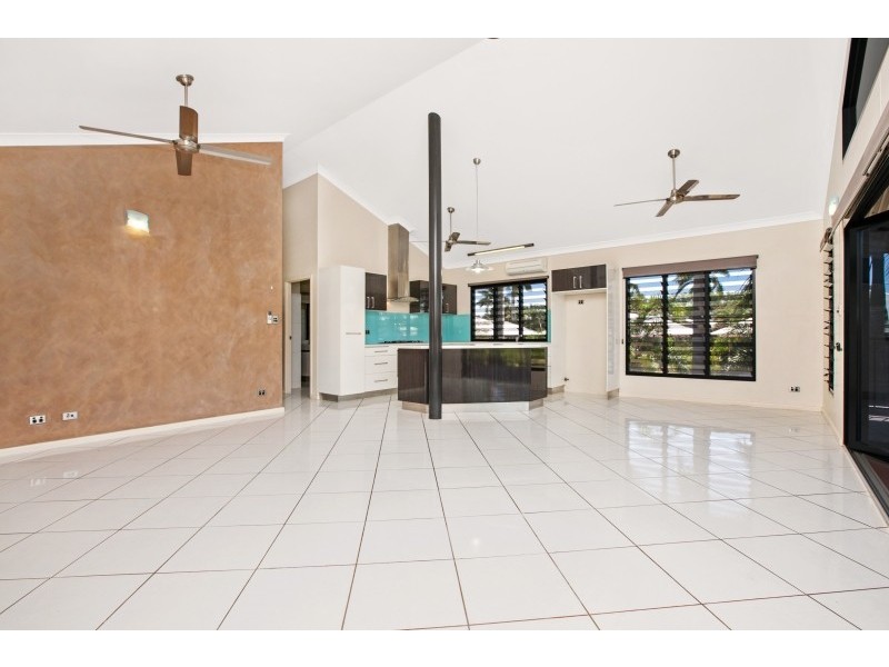 1 Wood Crescent, Rosebery NT 0832