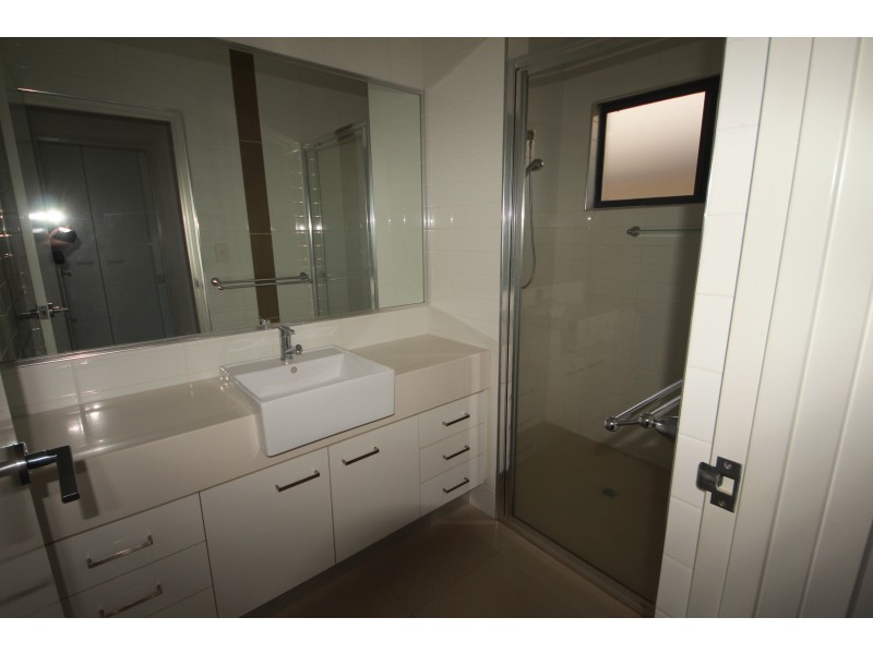 2/17 Brisbane Crescent, Johnston NT 0832