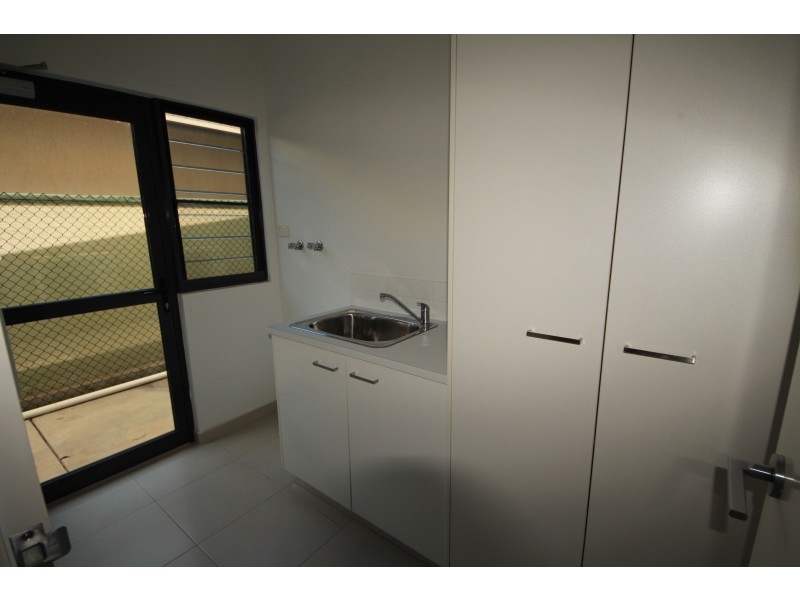 2/17 Brisbane Crescent, Johnston NT 0832