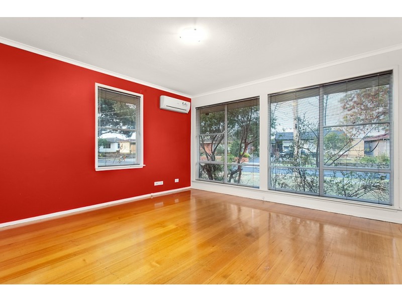 8 Evans Crescent, Laverton VIC 3028