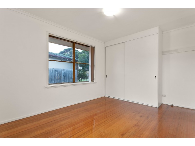 8 Evans Crescent, Laverton VIC 3028