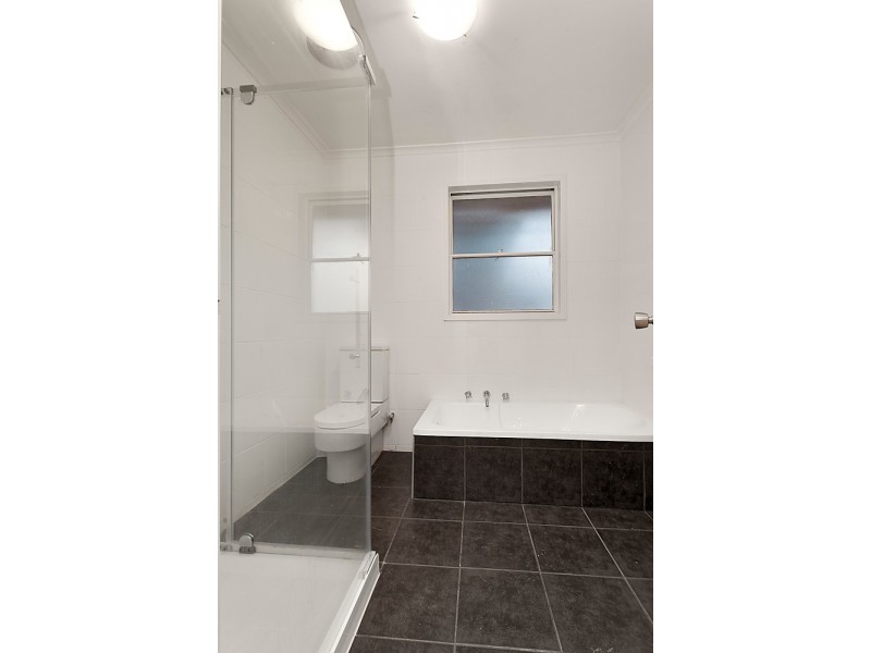 8 Evans Crescent, Laverton VIC 3028