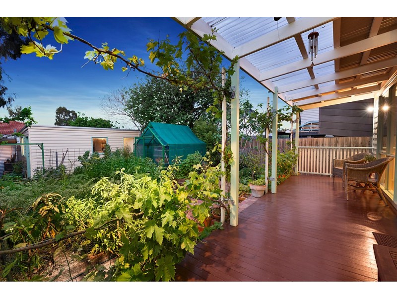 10 River Street, Newport VIC 3015