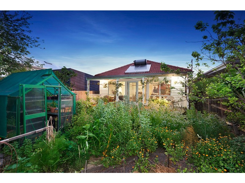 10 River Street, Newport VIC 3015