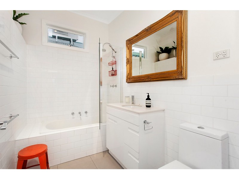 56 Chirnside Street, Kingsville VIC 3012