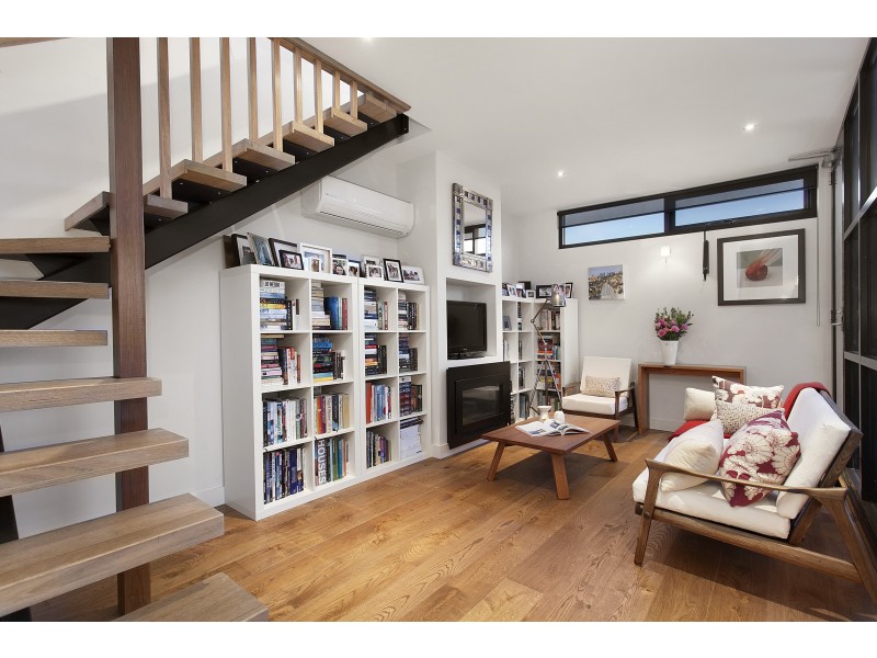 202/96 Pilgrim Street, Seddon VIC 3011