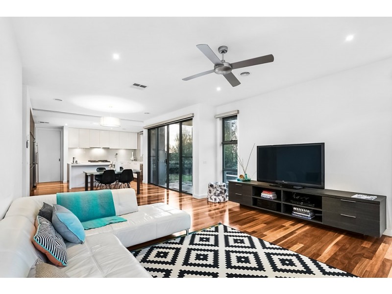 25 Sunset Drive (enter off Waterfront Place), Williamstown VIC 3016