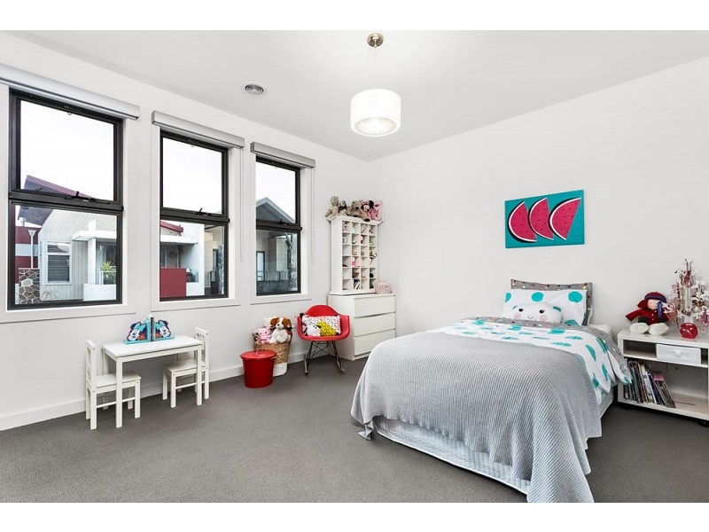 25 Sunset Drive (enter off Waterfront Place), Williamstown VIC 3016