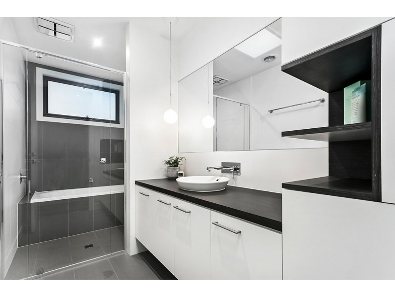 25 Sunset Drive (enter off Waterfront Place), Williamstown VIC 3016