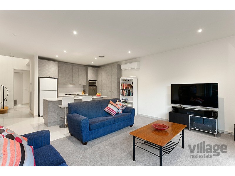 2/33 Greene Street, South Kingsville VIC 3015