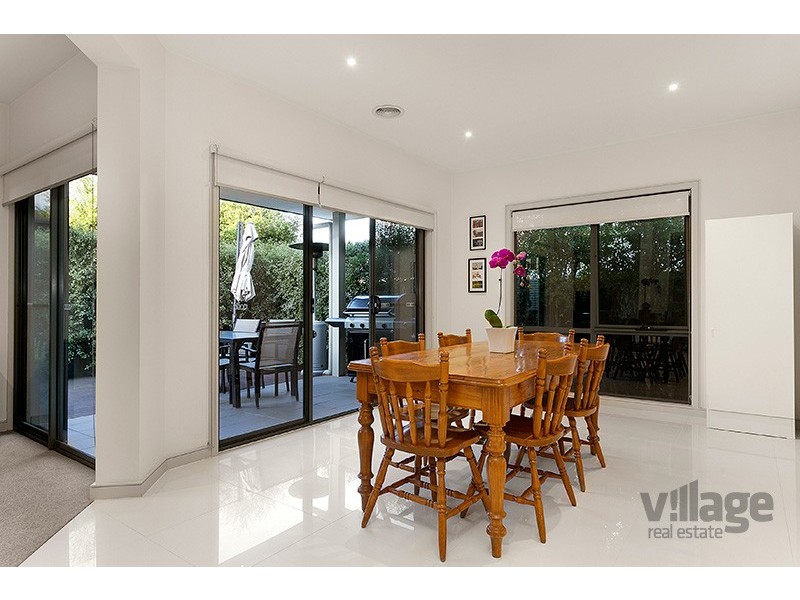 2/33 Greene Street, South Kingsville VIC 3015
