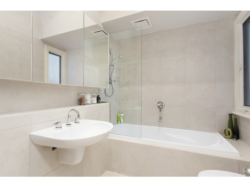 14 Austin Street, Seddon VIC 3011