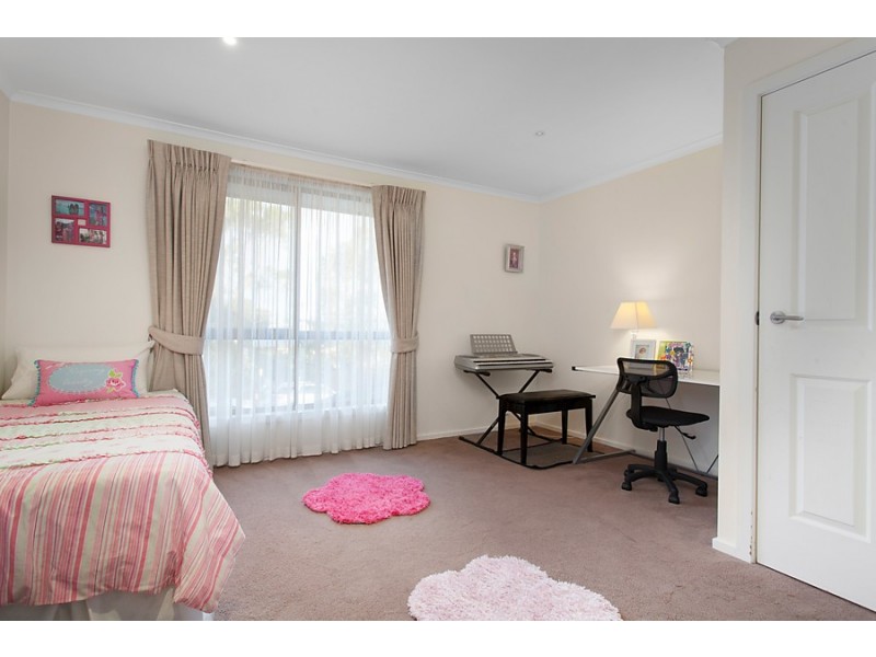 99 Seventh Avenue, Altona North VIC 3025