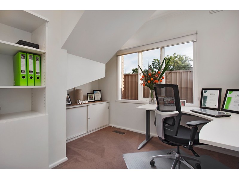 99 Seventh Avenue, Altona North VIC 3025