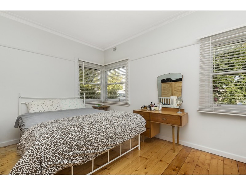 8 Kerr Street, Kingsville VIC 3012