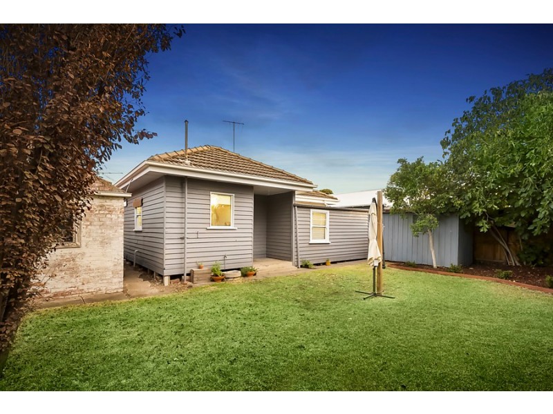 8 Kerr Street, Kingsville VIC 3012