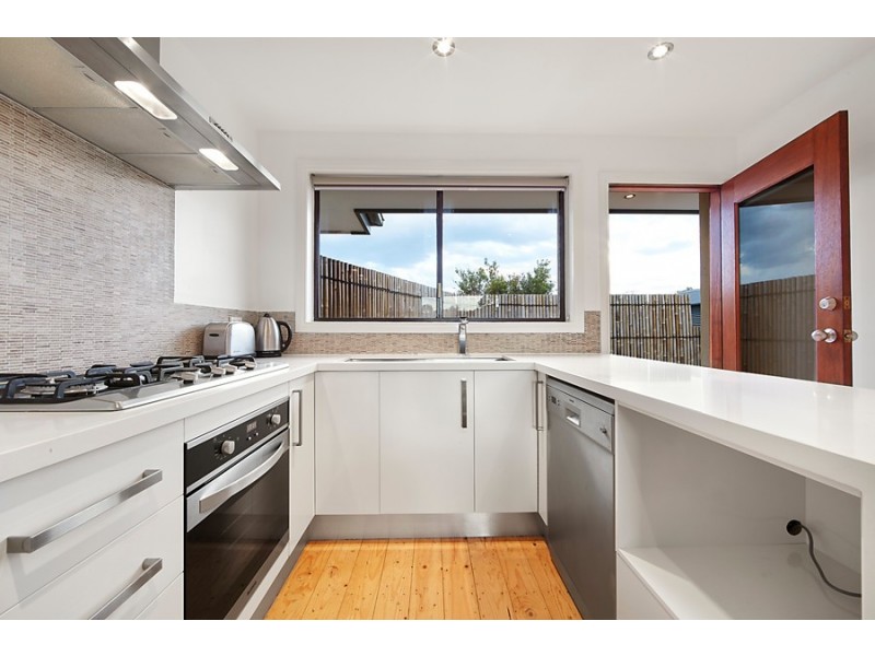 1/1 Ronald Avenue, Altona North VIC 3025