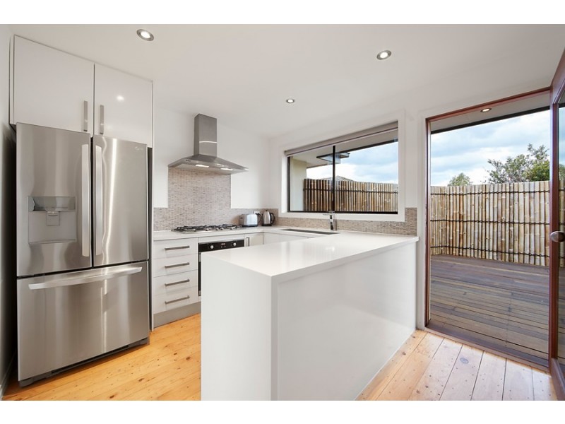 1/1 Ronald Avenue, Altona North VIC 3025