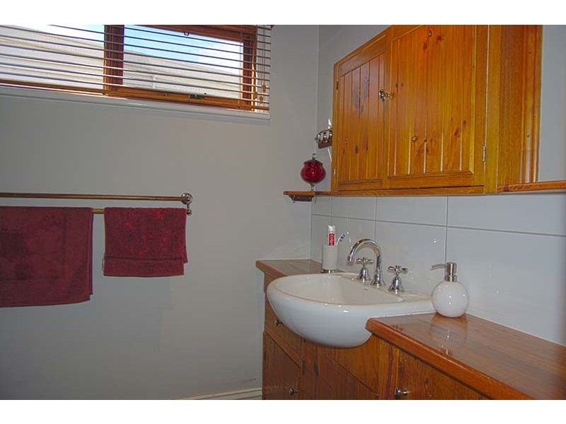 27 Bunbury Street, Newport VIC 3015