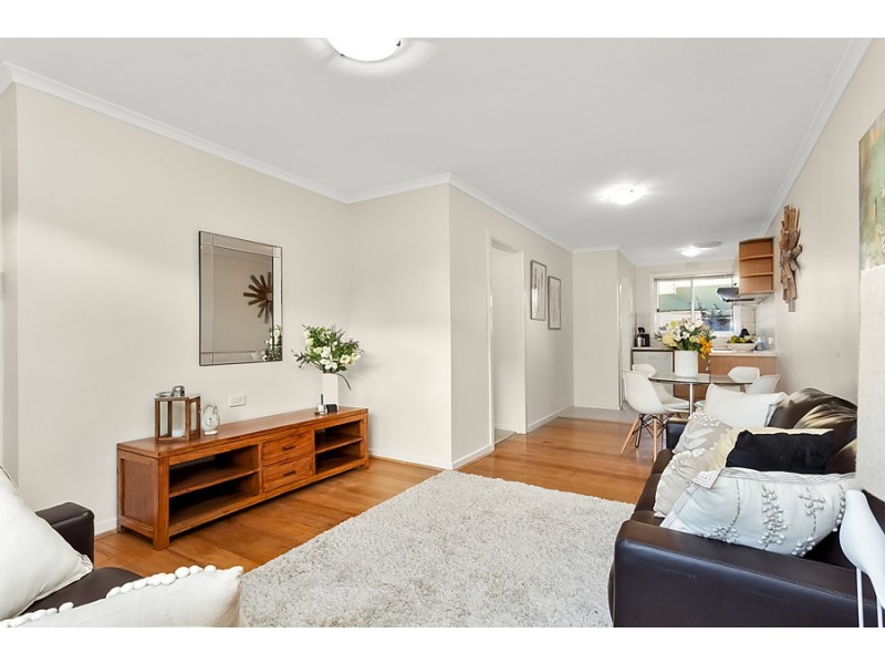 2/88 The Avenue, Spotswood VIC 3015